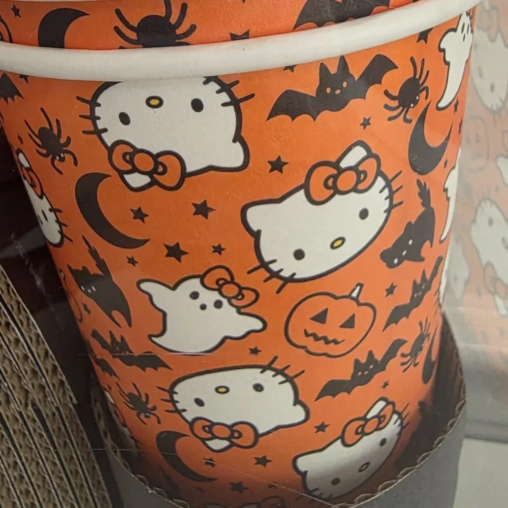 HELLO KITTY 16 oz Paper Cups w/ Lids and Sleeves | Coffee Hot Cocoa Tea | NEW
